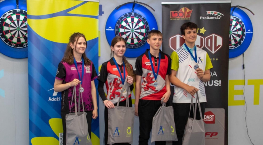 Čempionei Kirilovai dubultpanākums Latvijas jauniešu Darts līgas šautriņu mešanā 3. posmā