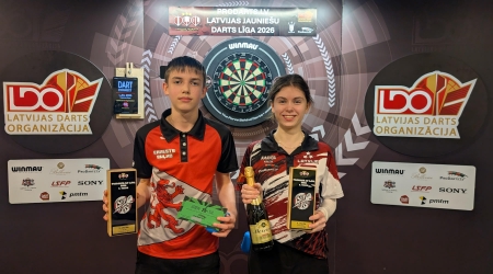 Čempioni Buļko un Kirilova uzvar Latvijas jauniešu Darts līgas šautriņu mešanā 2. posmā